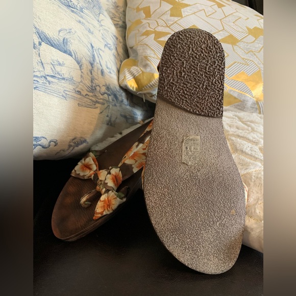 Blowfish- Orange Tropical Print Flat Sandal - Picture 2 of 3